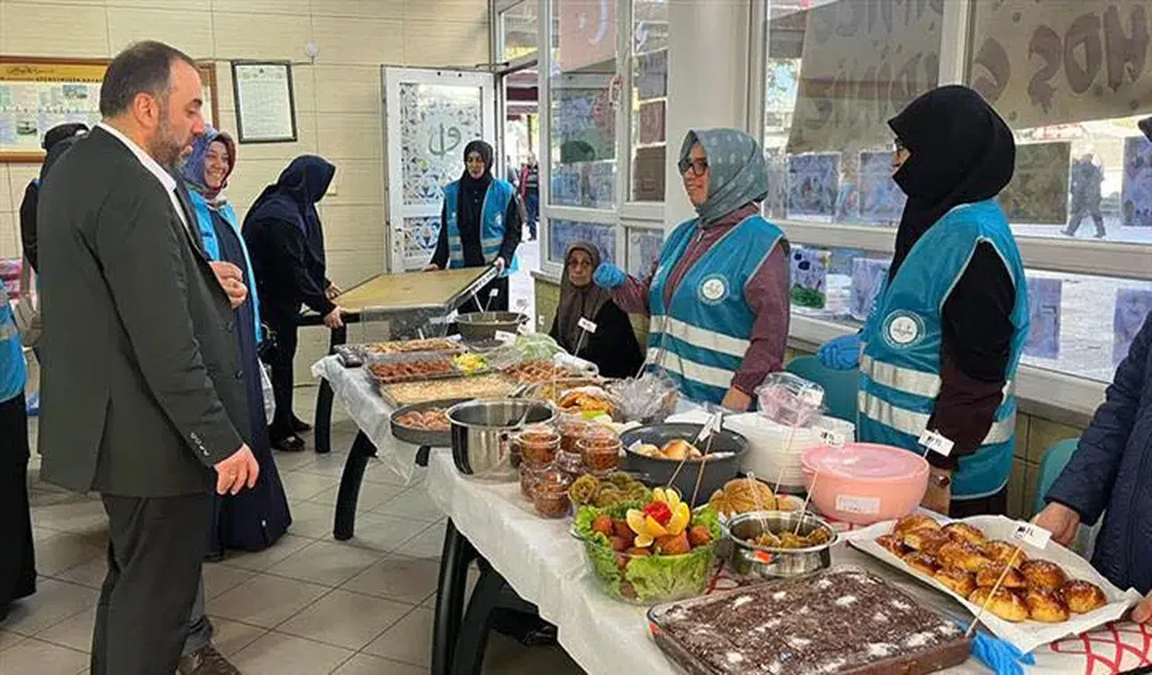 Rize'de Hayır Çarşısı vatandaşların Gazze için desteğini topladı