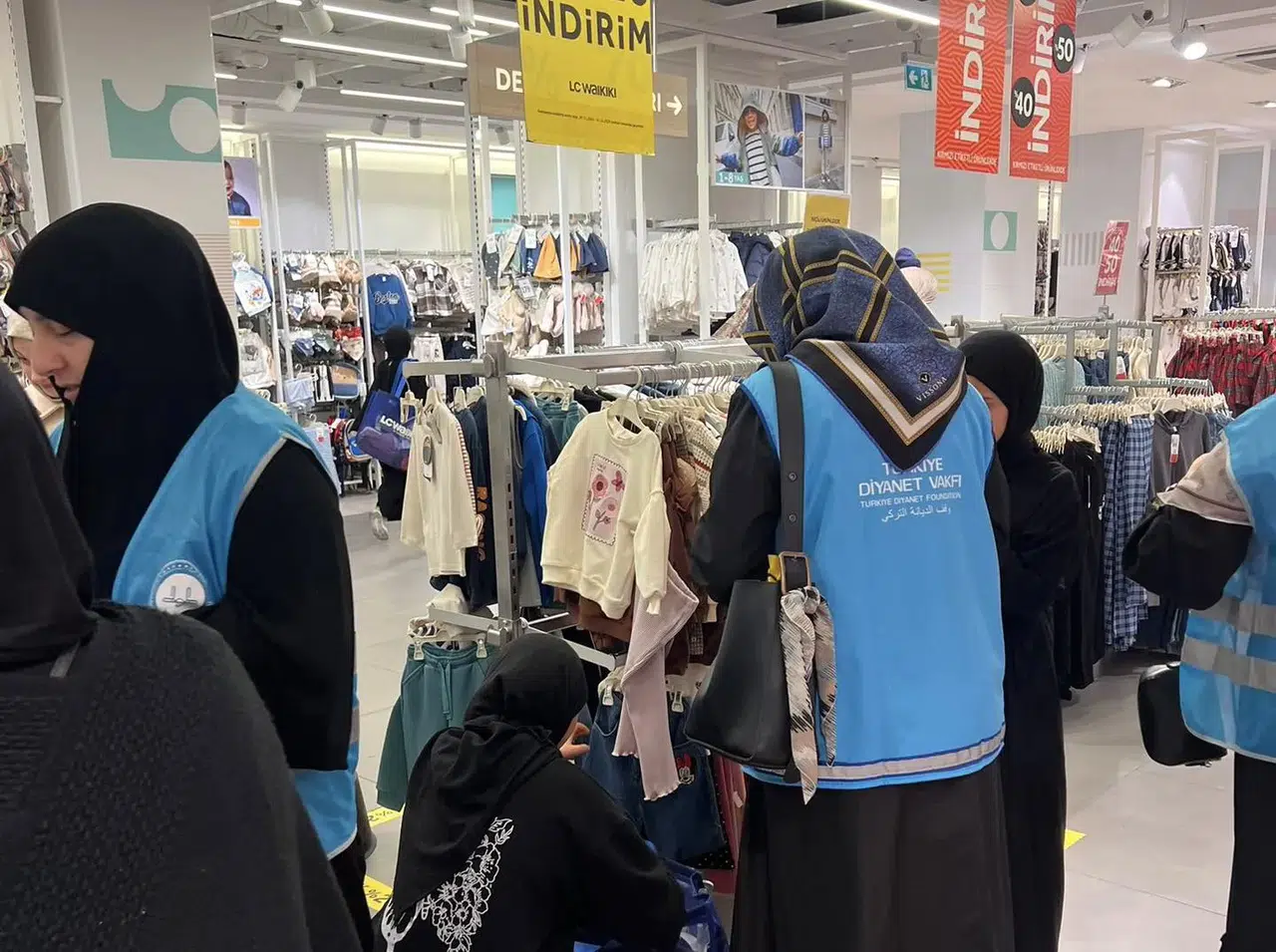 TDV'den kış günü çocuklara kıyafet desteği ile sıcak bir paylaşım hayata geçirildi