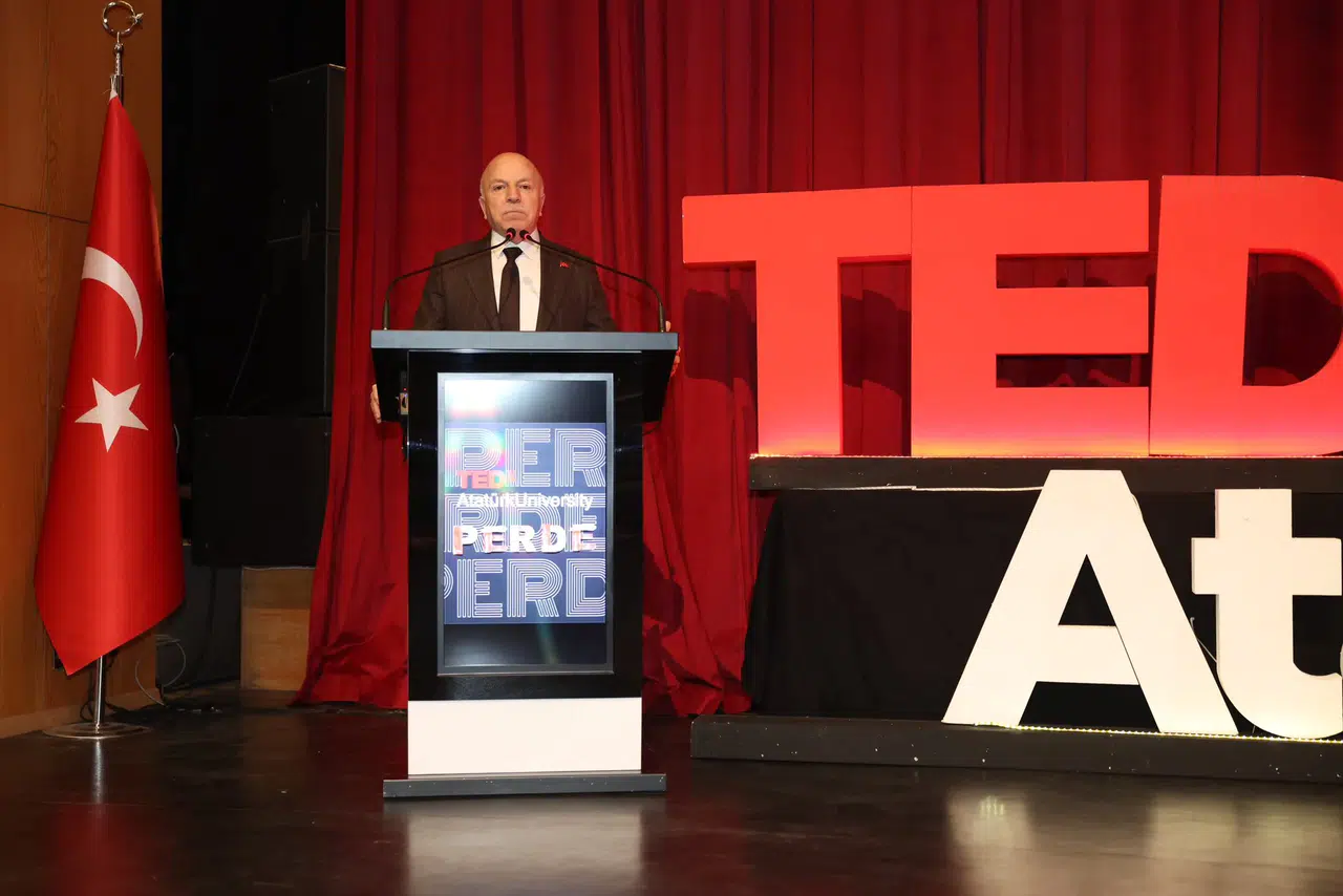 Başkan Sekmen gençlerle buluşarak Erzurum'un geleceğine dair umut verdi