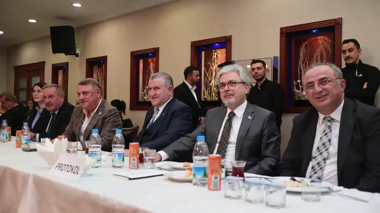 Ankara RİDEF’ten Anlamlı Buluşma: Başkent’te Rizeli Öğretmenler Bir Araya Geldi