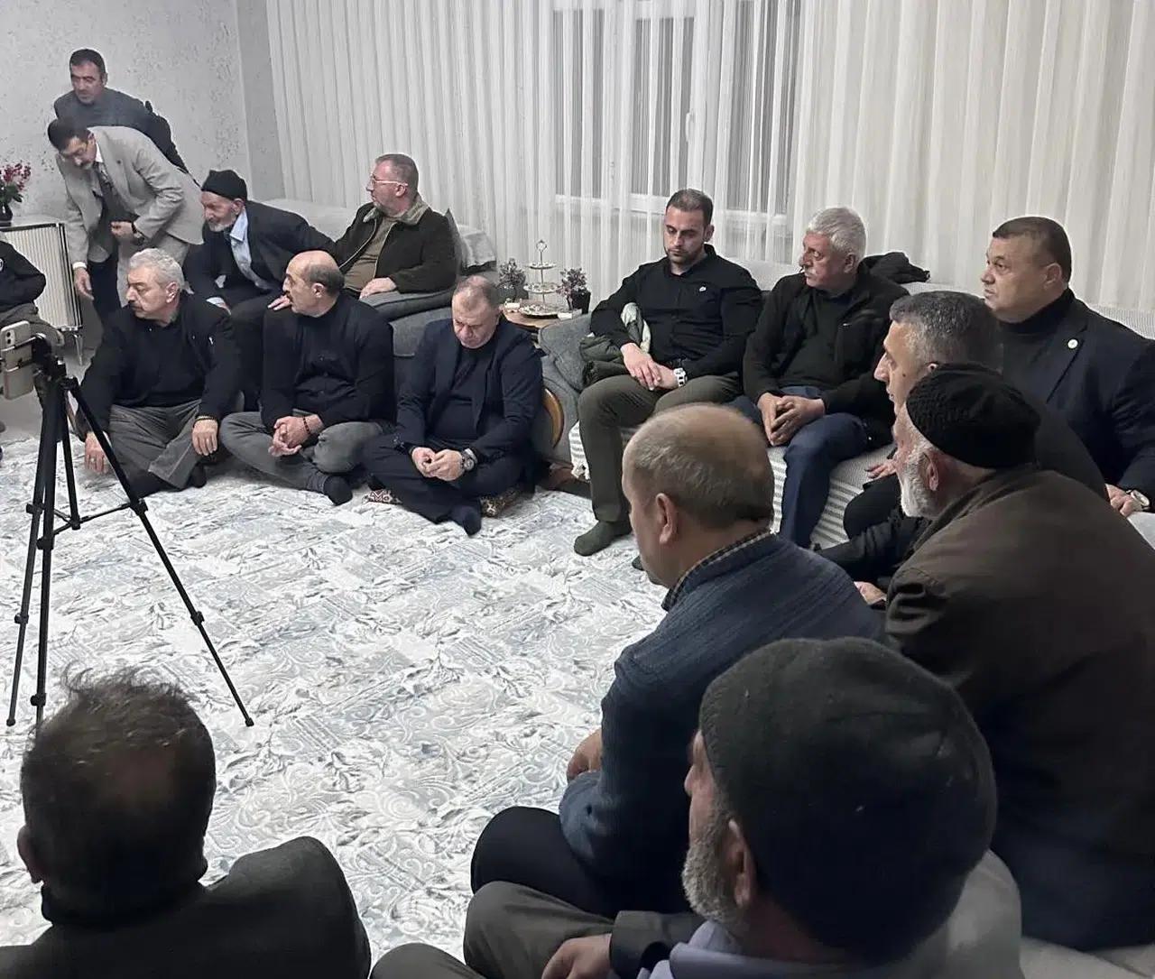 MHP Erzurum Teşkilatı Derdin Derdimiz Sohbetleri Kapsamında Saha Ziyaretlerini Sürdürüyor