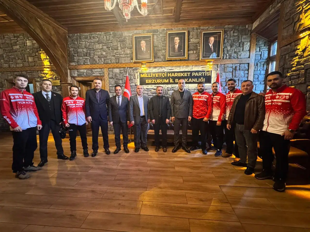 Curling Milli Takımı Avrupa Üçüncülüğü Sonrası MHP Erzurum İl Başkanlığında Ağırlandı