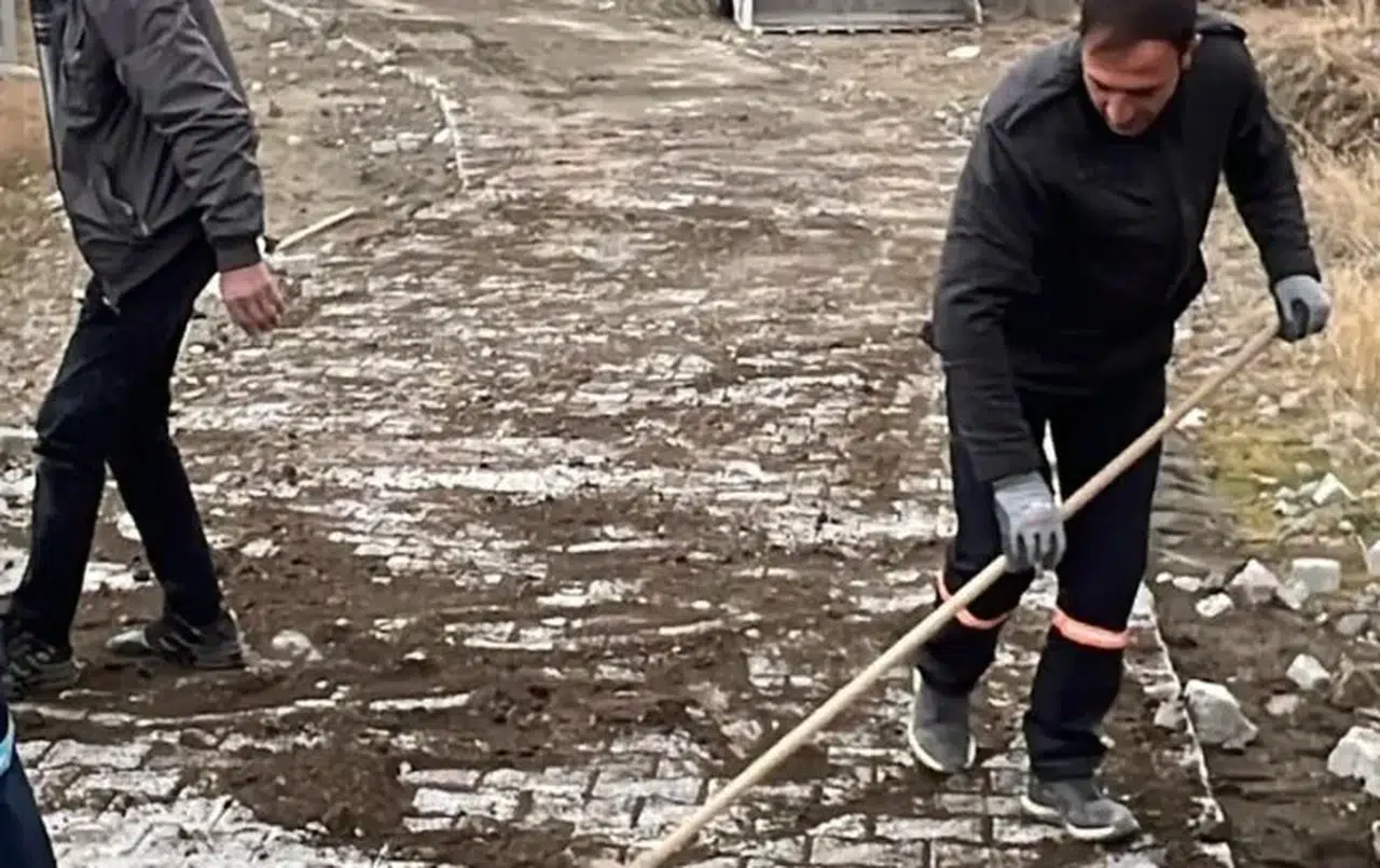 Narman Belediyesi, yaşam kalitesini artırmak için sahada kesintisiz çalışıyor