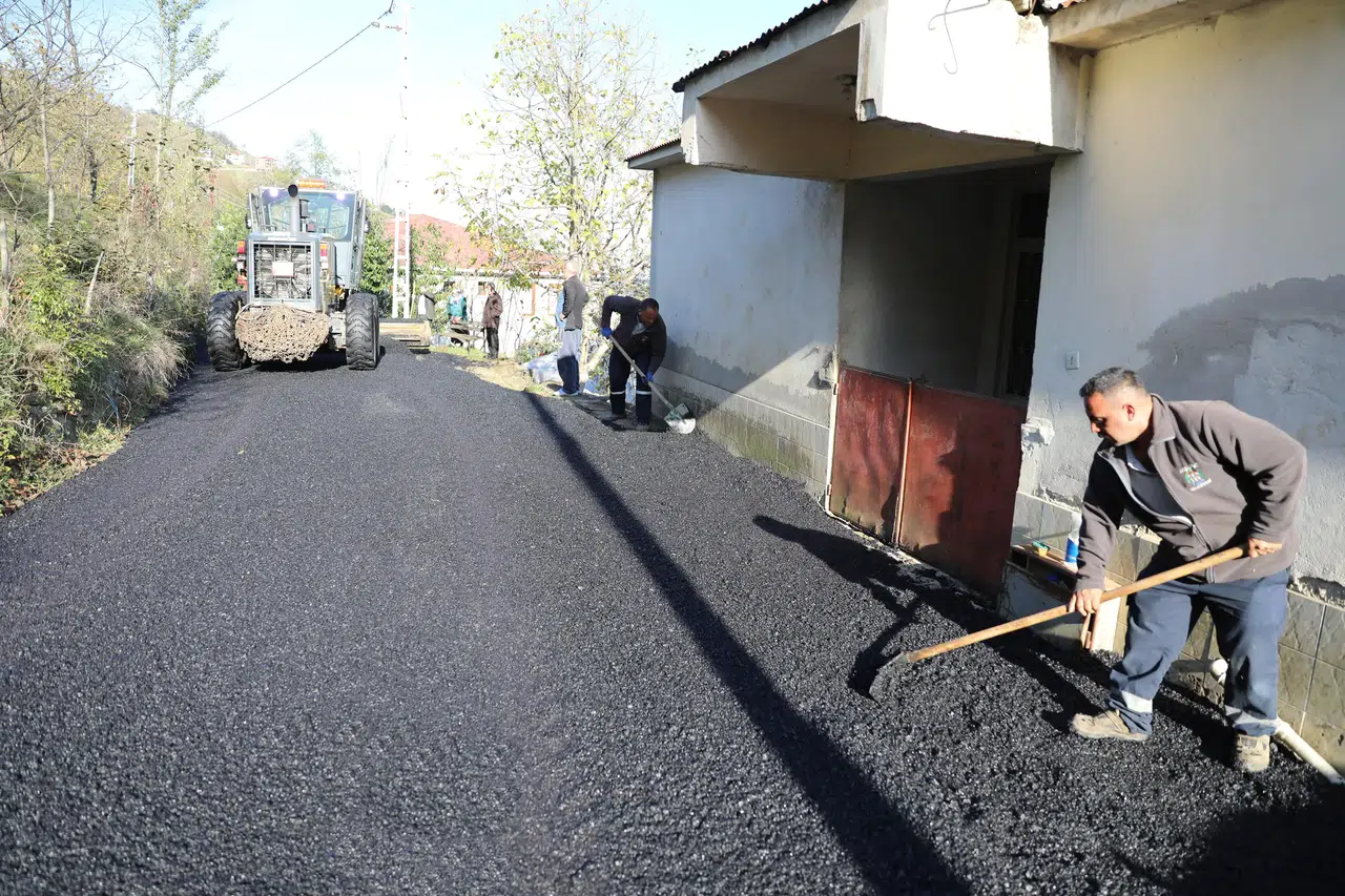 Akçaabat Belediyesi Fındıklı Mahallesi’nde Asfalt Çalışmalarını Sürdürüyor