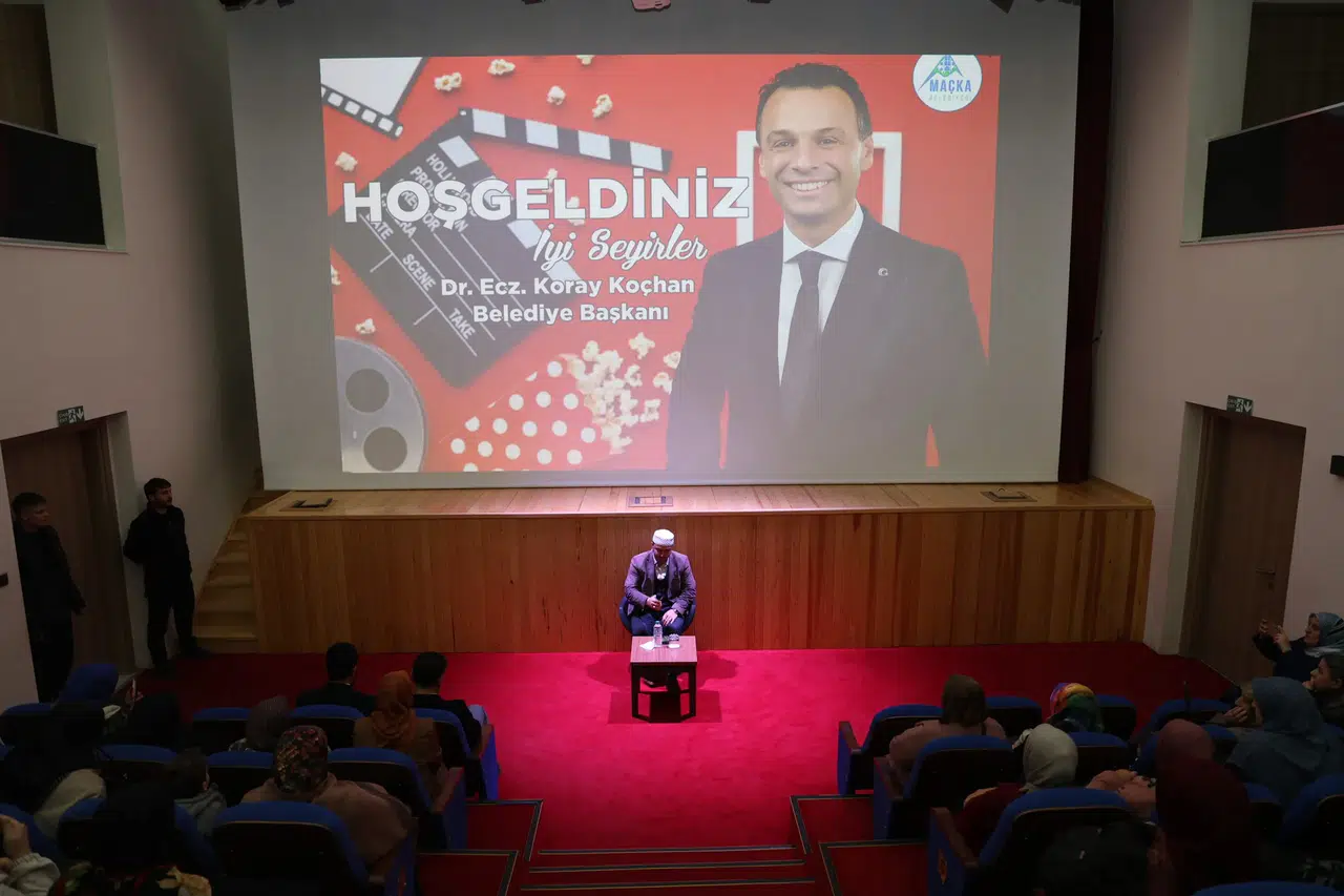 Maçka’da 1500. Yıl Anısına Hz. Muhammed Allah’ın Elçisi Filmi Gösterildi