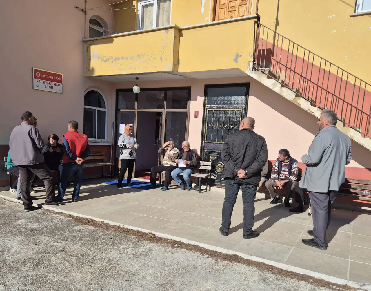 Araklı’da Üreticiye Destek Buluşması: Kahverengi Kokarca Mücadelesi ve ÇKS Başvuruları Anlatıldı