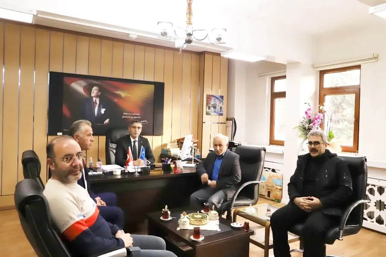 Bayburt İl Eğitim Müdürü Kahraman'dan Okul Ziyareti ve Destek Mesajı