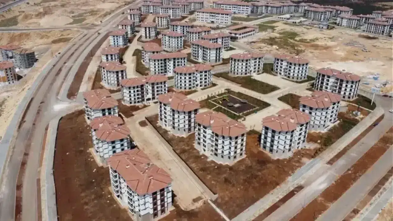 TOKİ Gençlere Özel 1+1 Daireler İçin Başvurular Başladı! 500 Bin İkili Konut Projesindeki 55 Metrekare Daire Fiyatları Açıklandı!