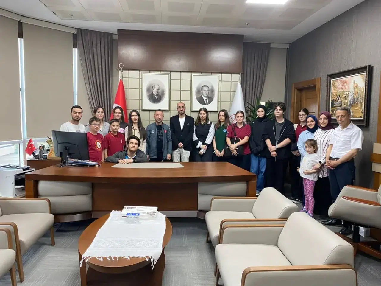 Rize Gençlik Merkezi Tiyatro Ekibi, İl Müdürü Ramazan Öztürk ile Buluştu