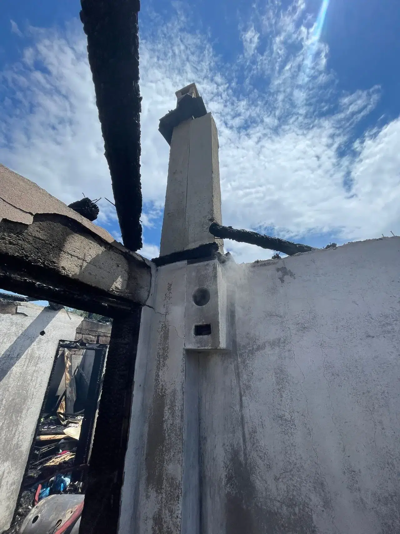 Taraklı'daki iki katlı evde çıkan yangın, itfaiye ekipleri tarafından söndürüldü