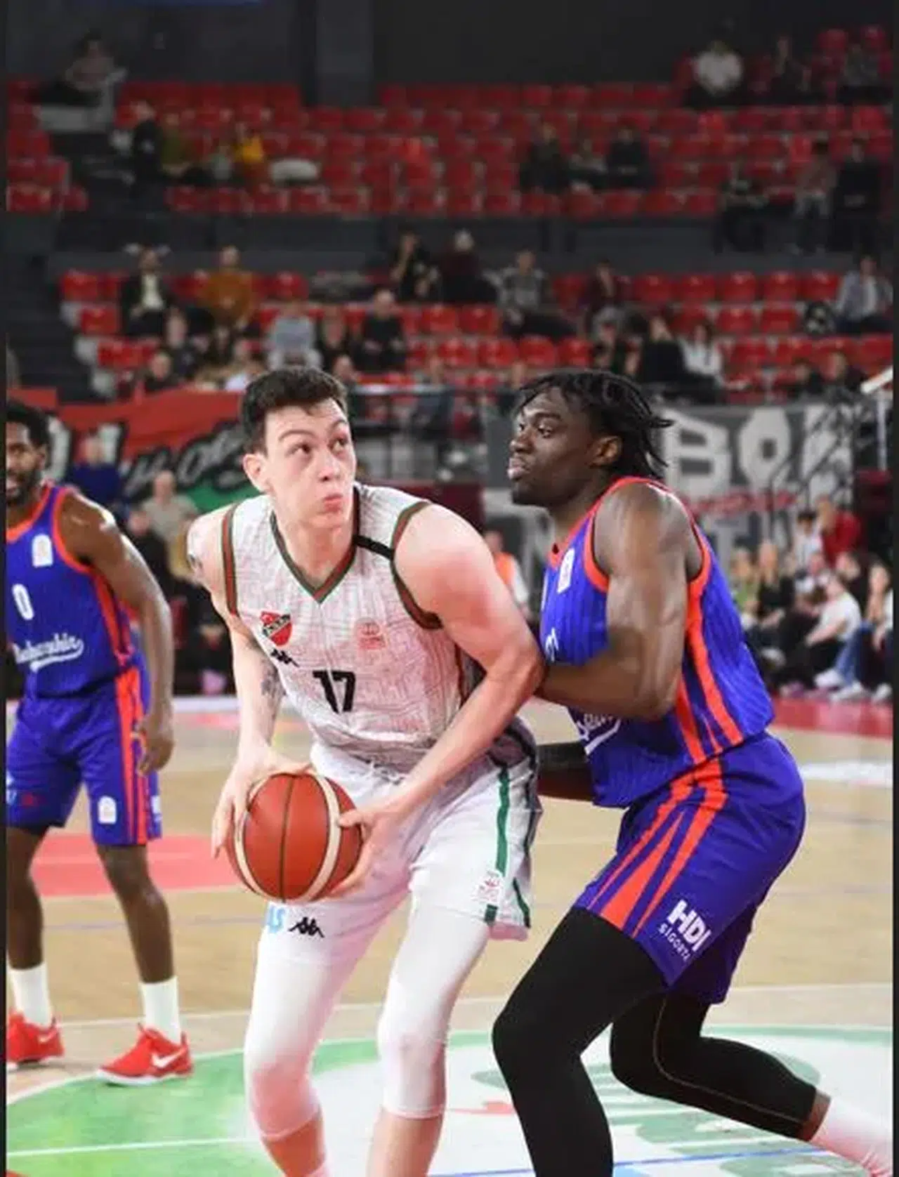 Karşıyaka'nın Gururu: Mehmet Efe, NCAA Arenasında!