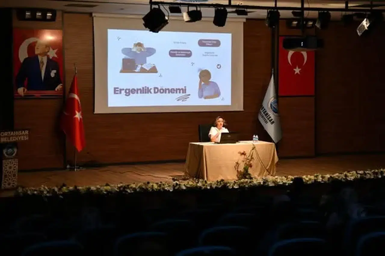 Trabzon Ortahisar Belediyesi Velilere Sınav Kaygısı Semineri Düzenledi