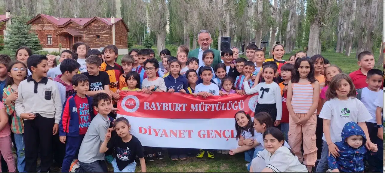 Bayburt'ta Kur'an Kursu Öğrencilerine Piknik ve Geleneksel Oyunlarla Eğlenceli Gün
