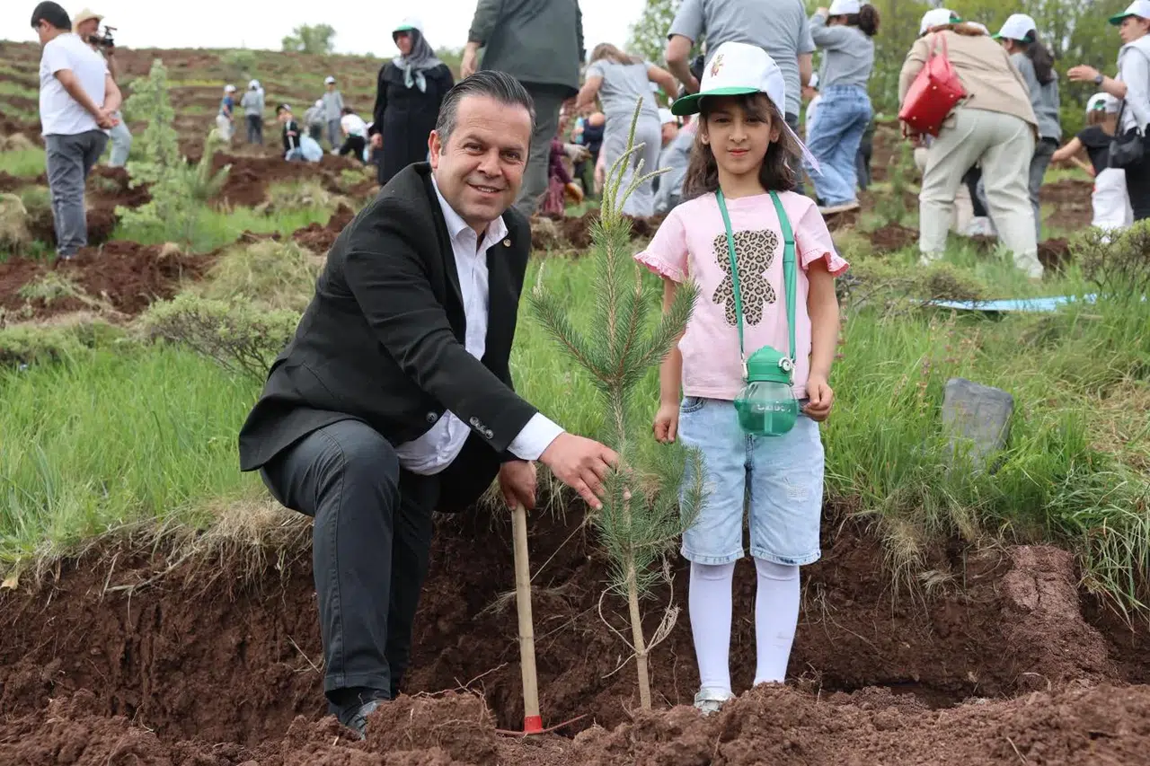 Erzurum’da TBMM’nin 105. Yılı Anısına 105 Bin Fidan Toprakla Buluştu