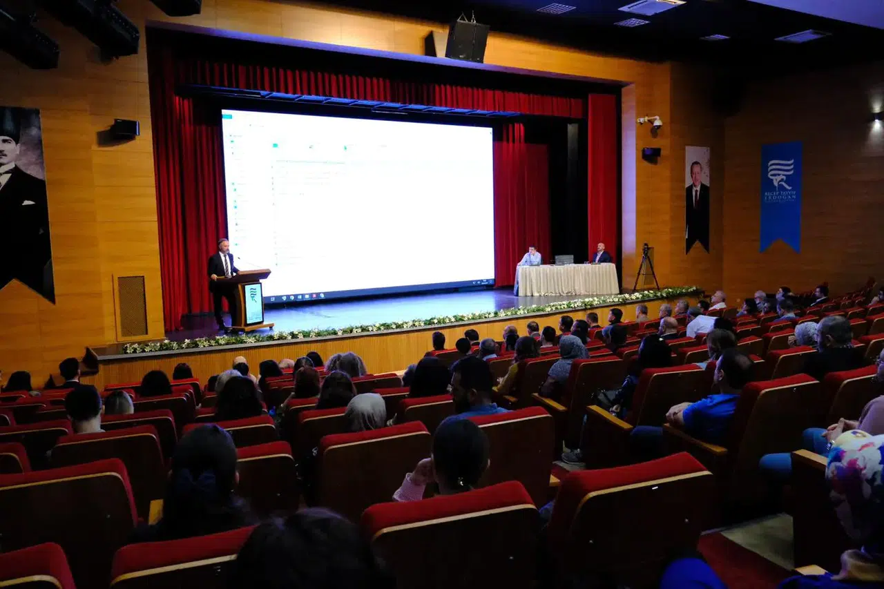 Erdoğan Üniversitesi'nde akademik kariyer için eğitim programı düzenlendi