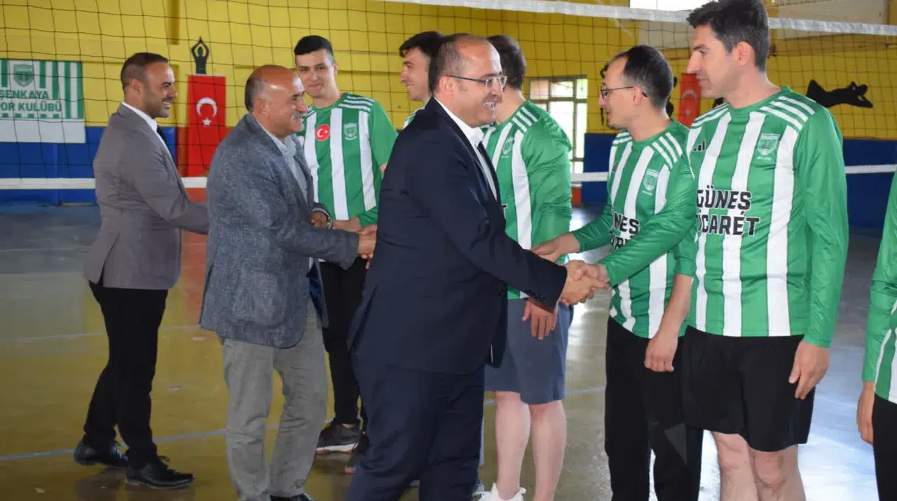 Şenkaya ÇPAL Voleybol Takımı Şehit Şener Aldemir Turnuvası’nda Şampiyon Oldu