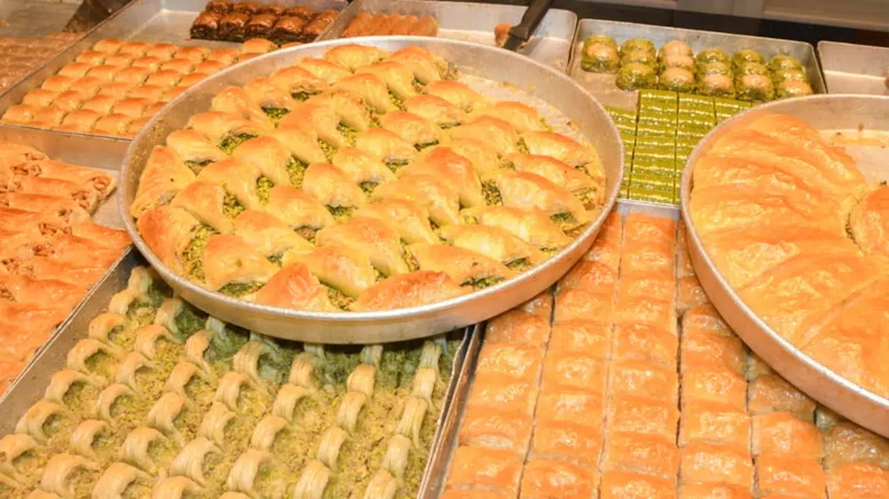 Tatlı Krizi Burçlara Göre! Hangi Bayram Tatlısı Sizi Anlatıyor?