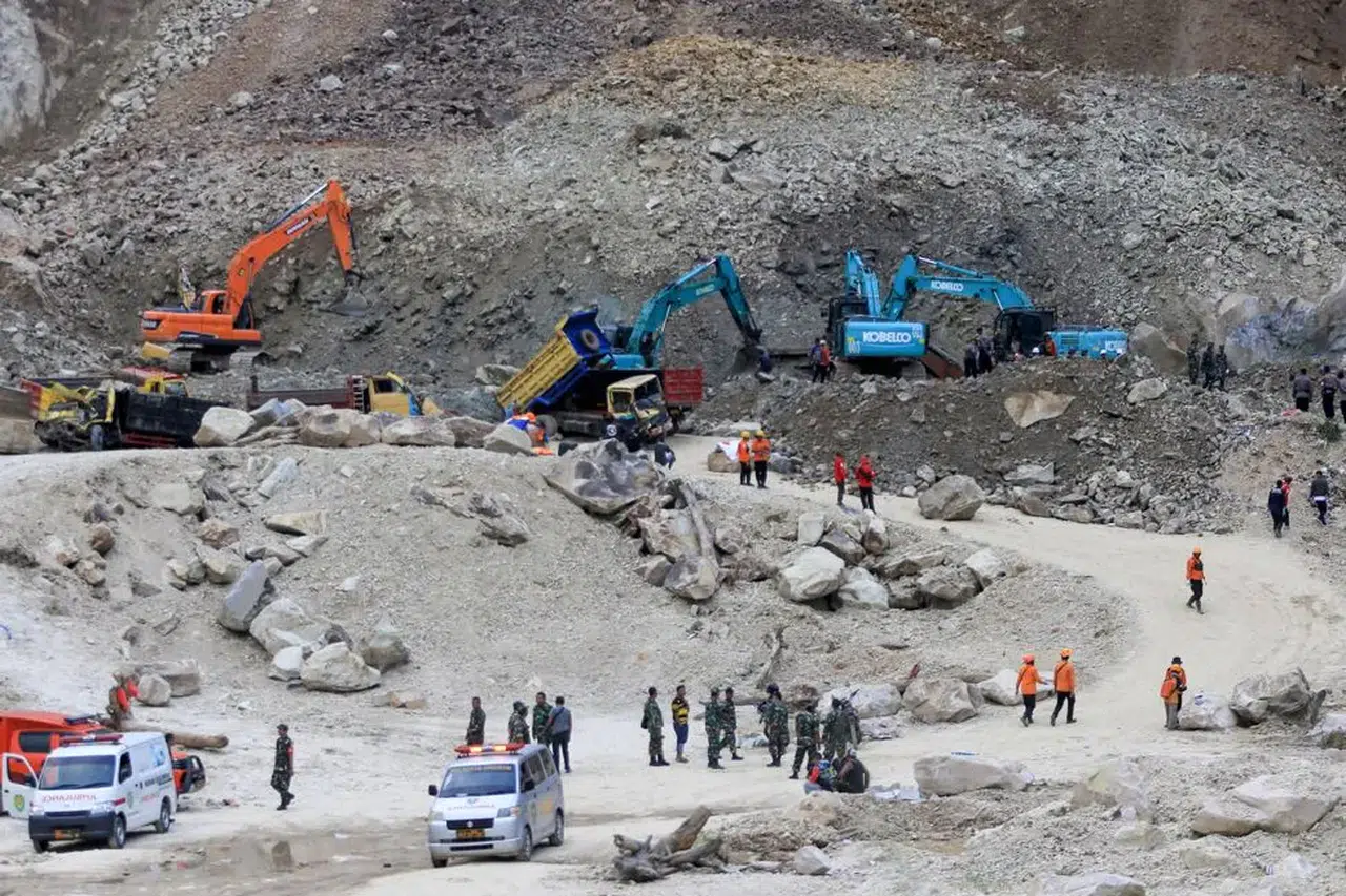 Endonezya'daki Taş Ocağında Meydana Gelen Göçükte 10 Kişi Hayatını Kaybetti