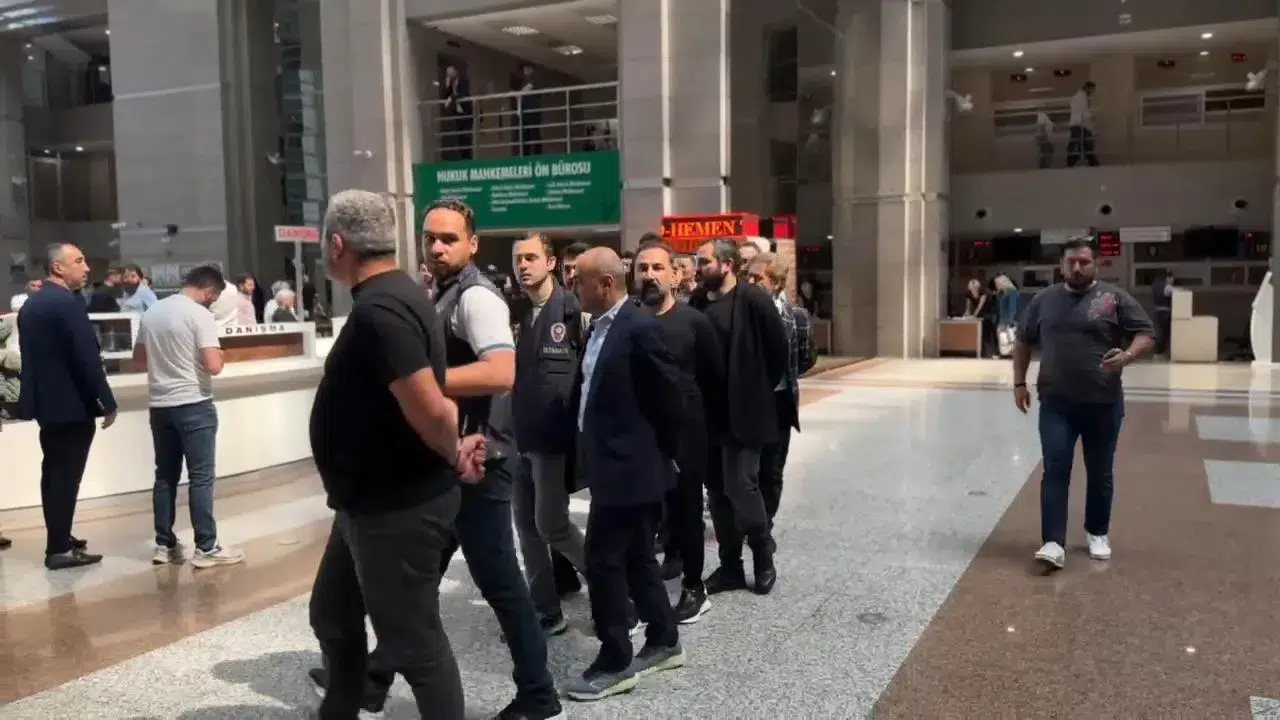 İstanbul'da Yasa Dışı Bahis Operasyonu: Papara'nın Sahibi de Arasında 11 Kişi Tutuklandı!