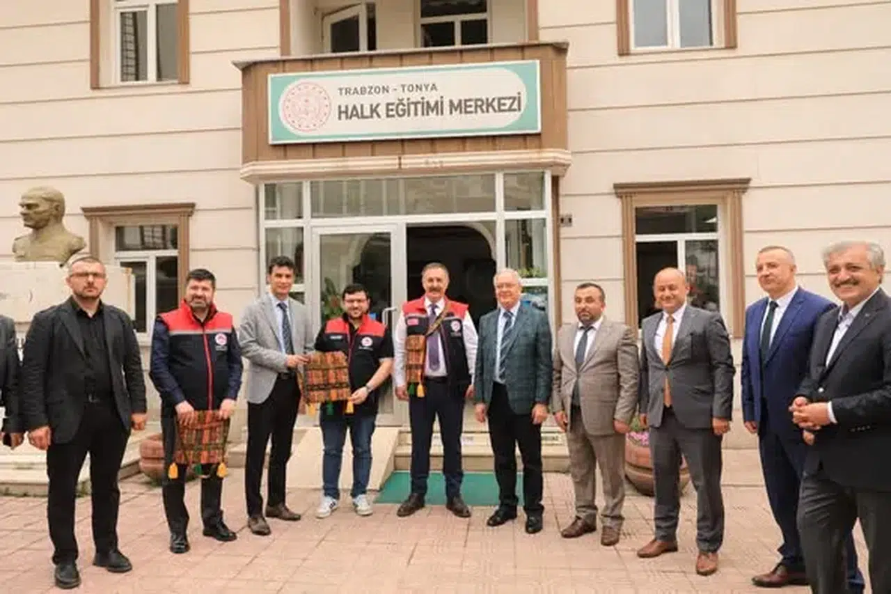 Tonya'da Yılsonu Sergisi: Eğitime ve Toplumsal Farkındalığa Katkı Sağladı