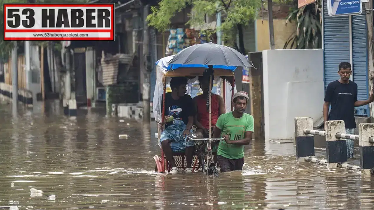 Hindistan'da Muson Yağmurları: 22 Kişi Hayatını Kaybetti