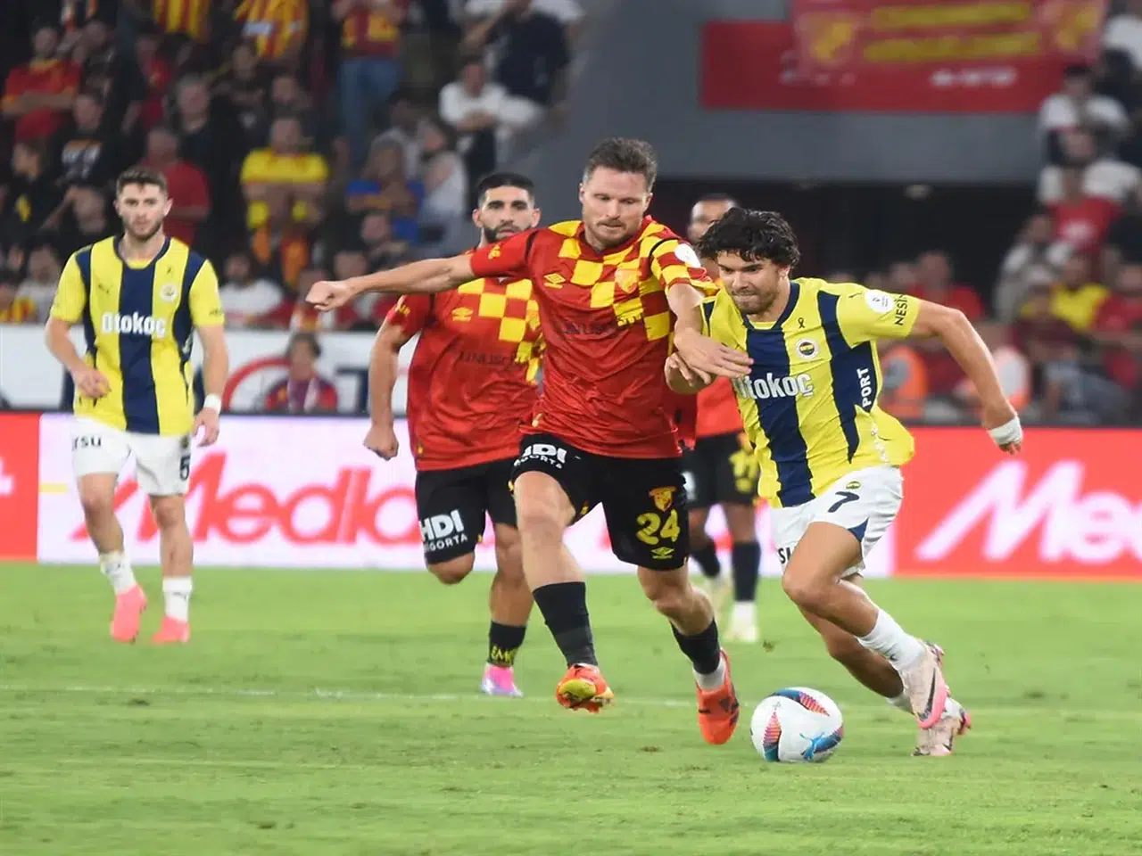 Göztepe'de Koray ve Nielsen İçin Karar Anı Bekleniyor!