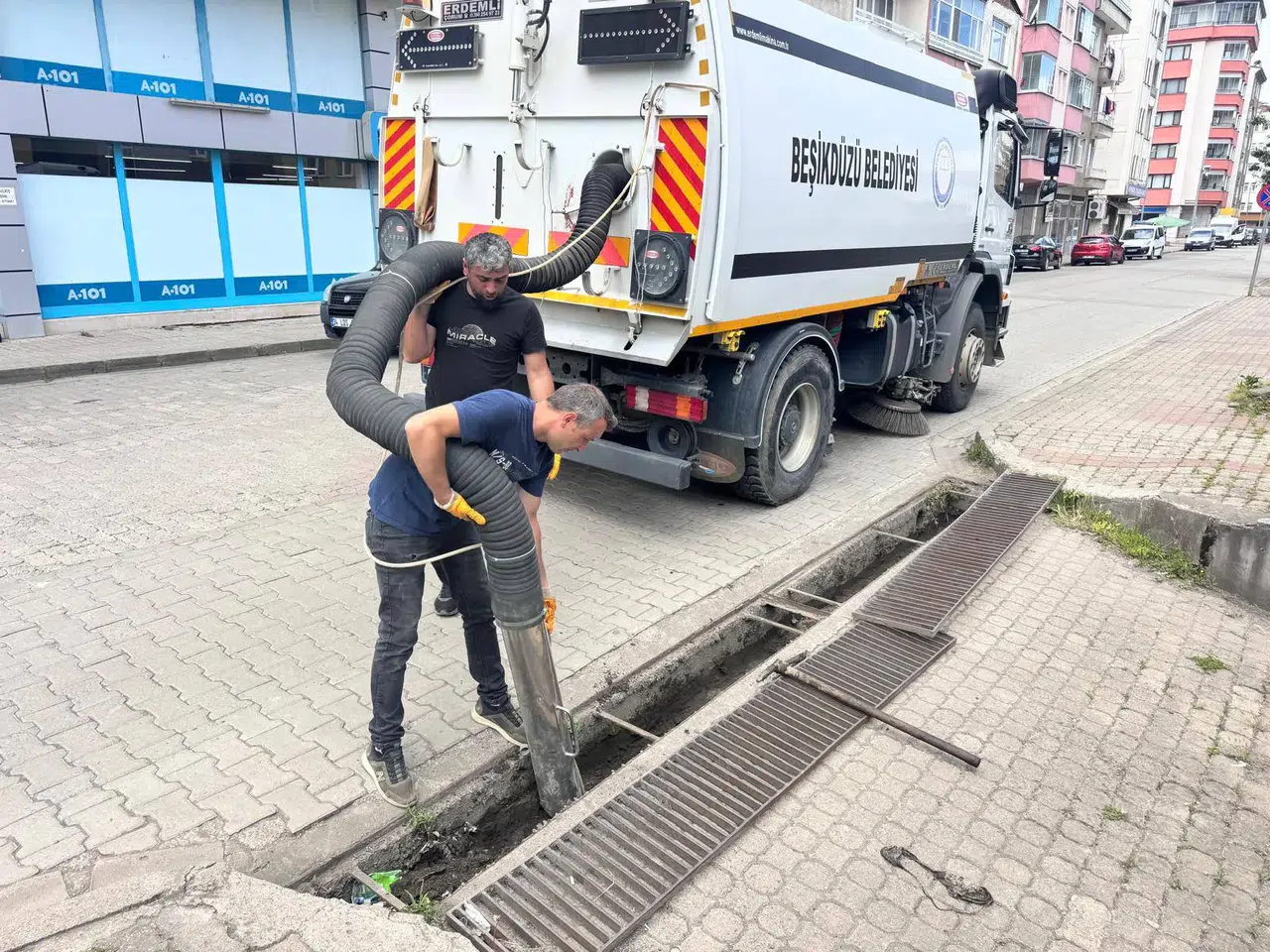 Beşikdüzü Belediyesi'nden Altyapı Çalışmalarıyla Yaşam Kalitesine Artış