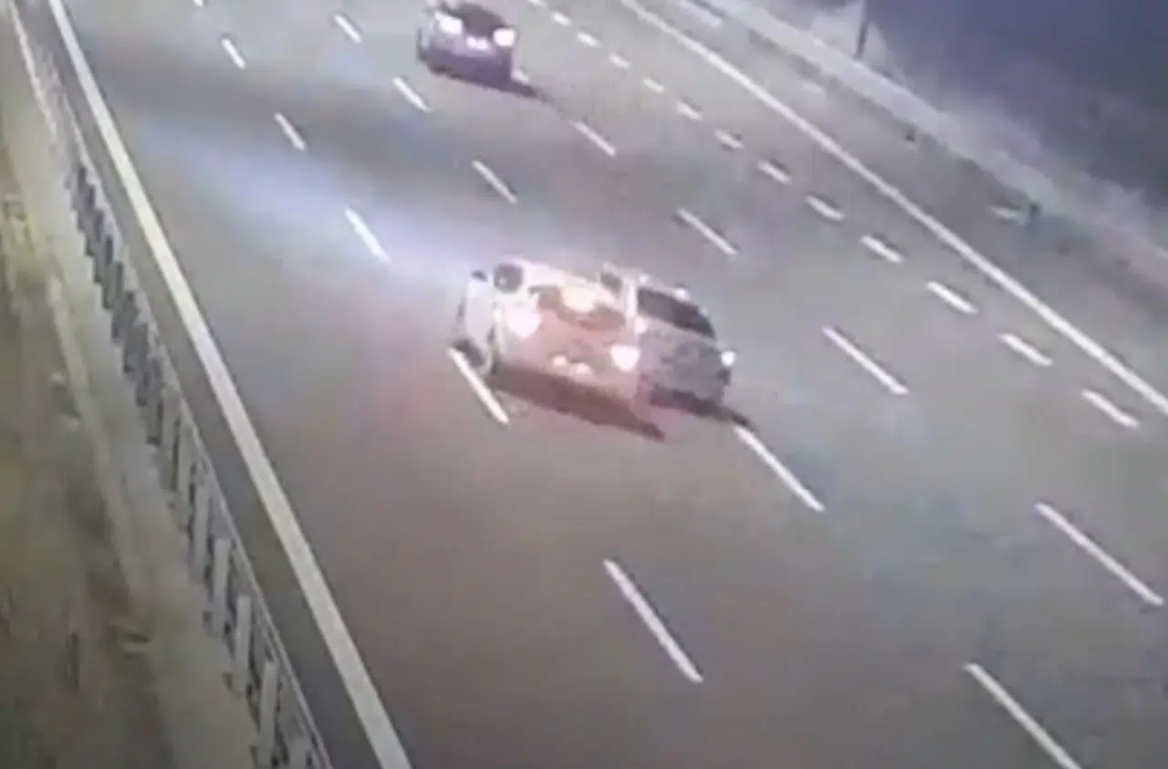 Sakarya'da otomobil kazasında 9 yaşındaki çocuk sürüklendi, 5 kişi yaralandı