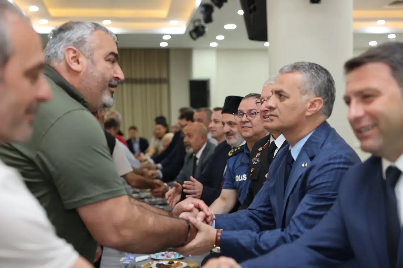 Yomra'da Bayramlaşma Programı ile Kardeşlik ve Dayanışma Duyguları Güçlendi