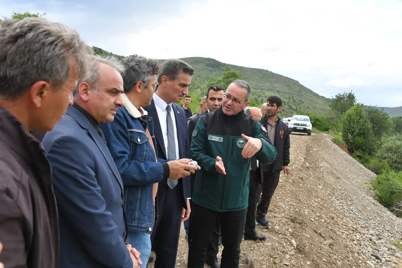 Gümüşhane Valisi Baruş, Sadak Barajı Sulama Sahasında İncelemelerde Bulundu