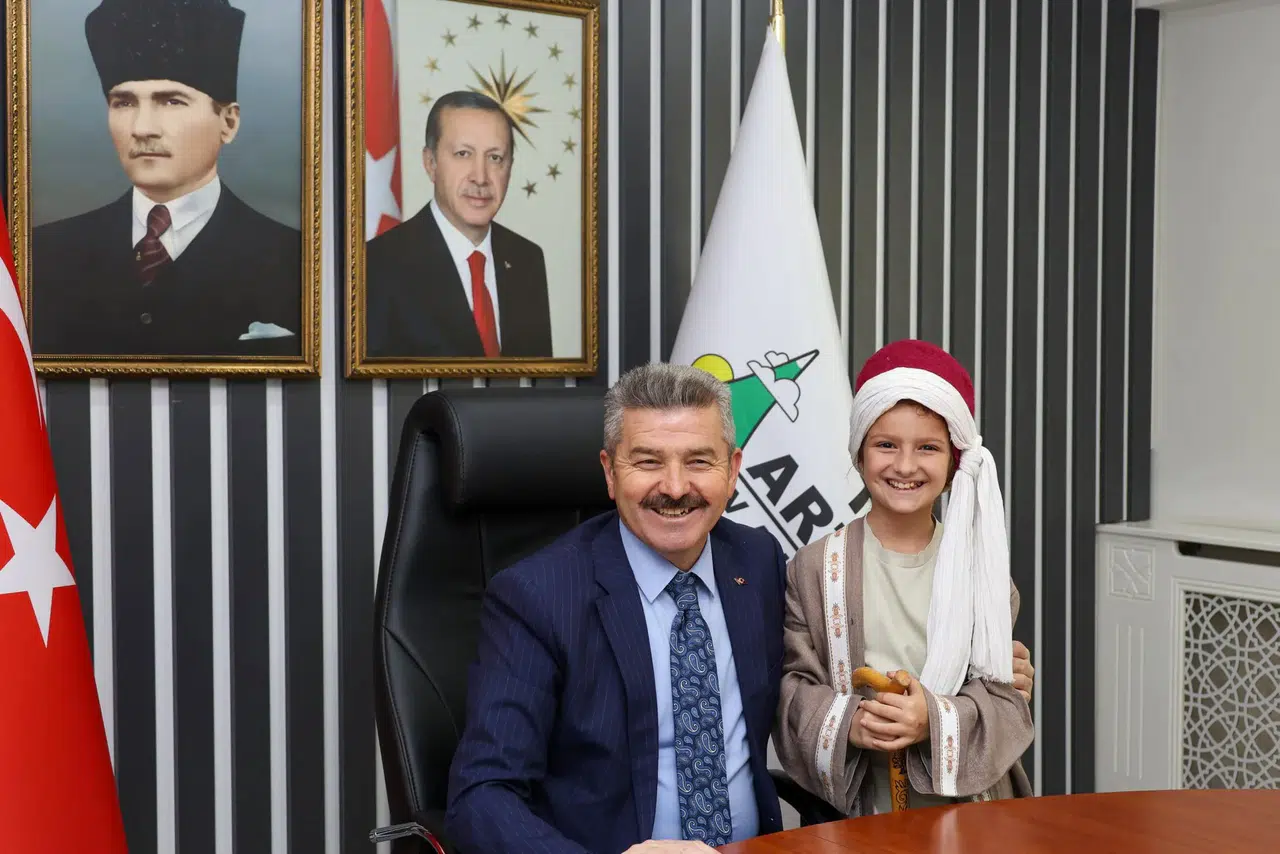 Vali Dr. Turan Ergün, “Dilimizin Zenginlikleri” Projesi Kapsamında Öğrencileri Ağırladı