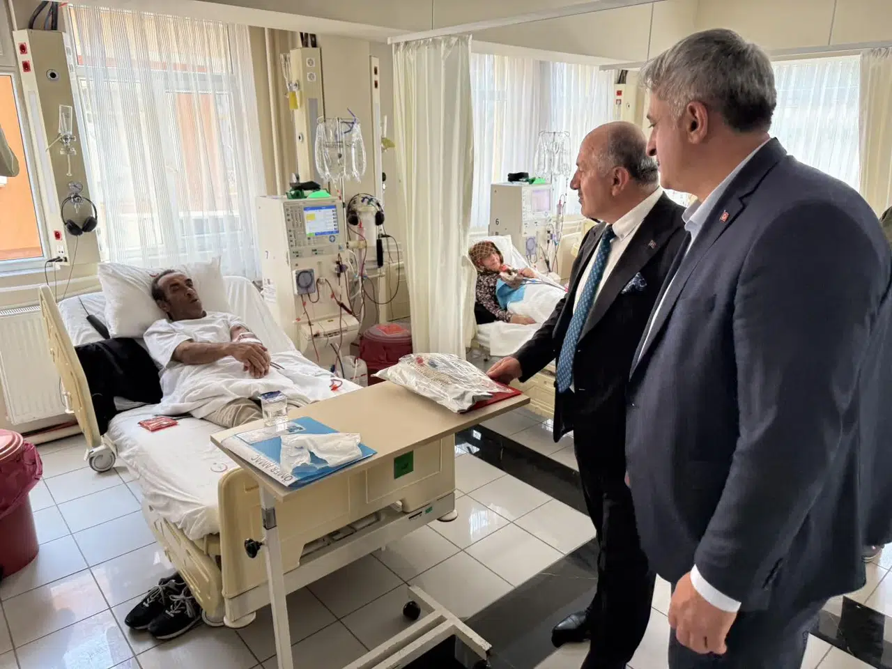 Çayeli Belediyesi'nden hastalara bayram ziyareti, moral kaynağı oldular