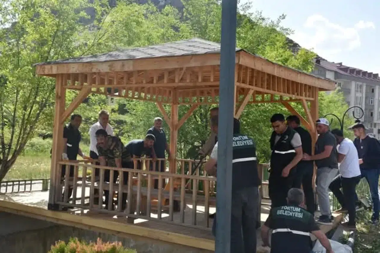 Tortum Belediyesi Sosyal Tesisini Yeniledi: Doğayla İç İçe Keyifli Anlar Sizi Bekliyor!