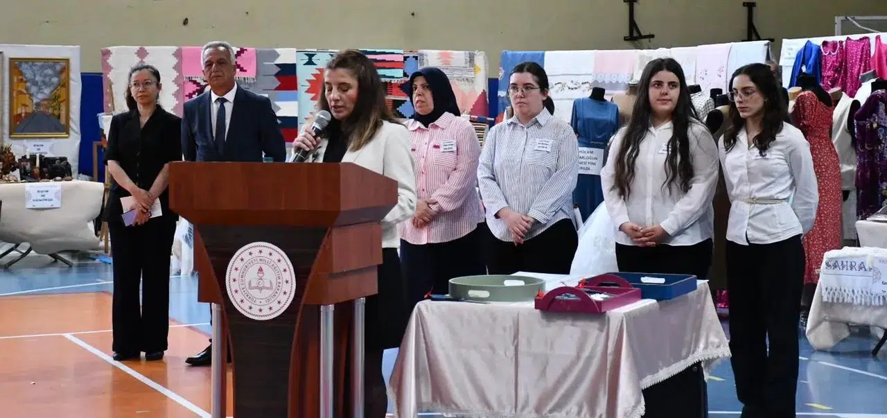 Borçka'da Halk Eğitimi Yıl Sonu Sergisi: Yerel Buluşma ve Dayanışma Ön Planda