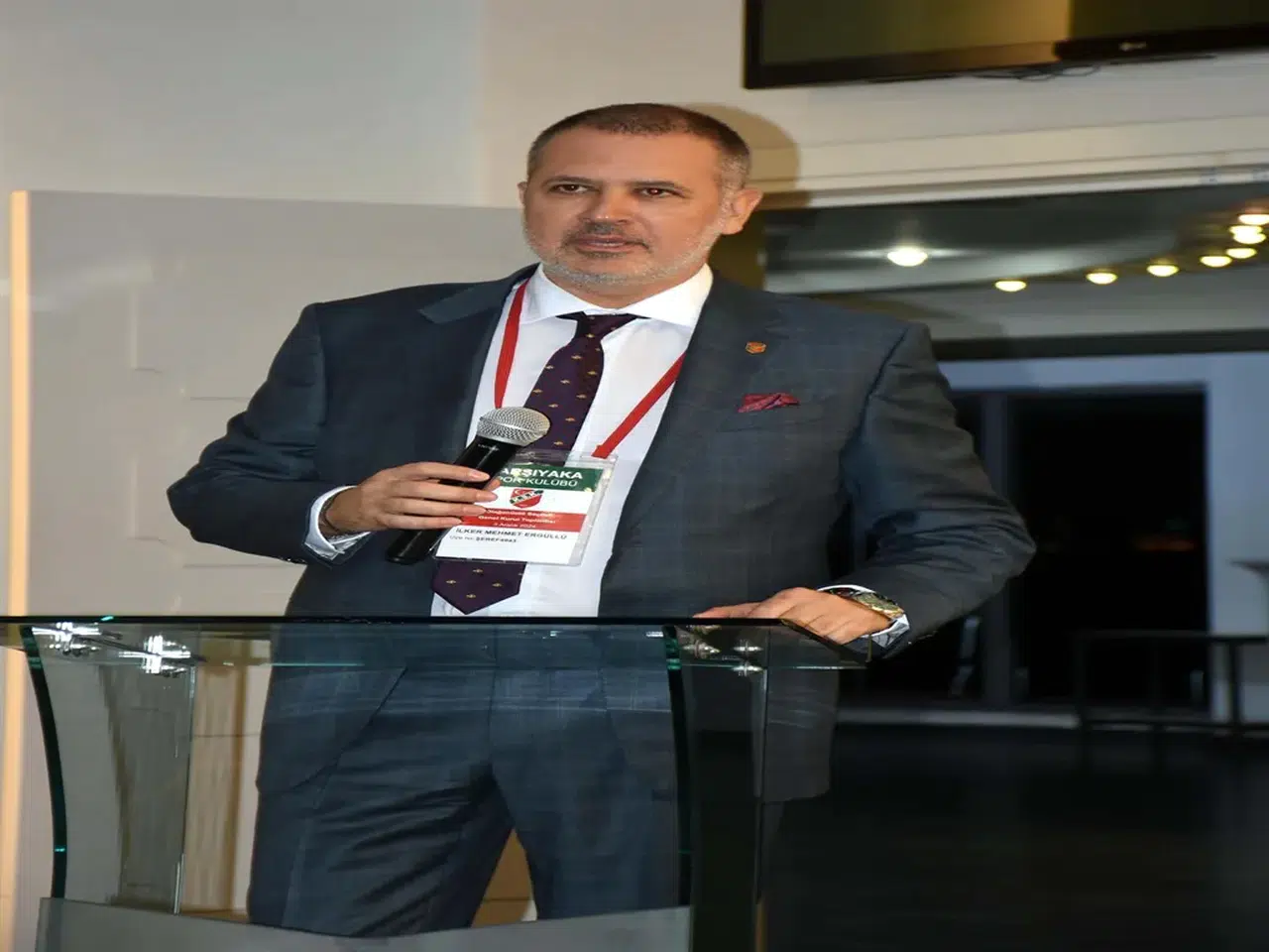 Karşıyaka'da Başkan Ergüllü: "Kimse beni beklemesin, adaylıklar açıklansın"