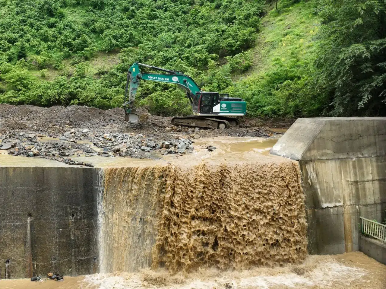 Trabzon'da Yeşil Karıncalar Hafta Sonu Da Görev Başında