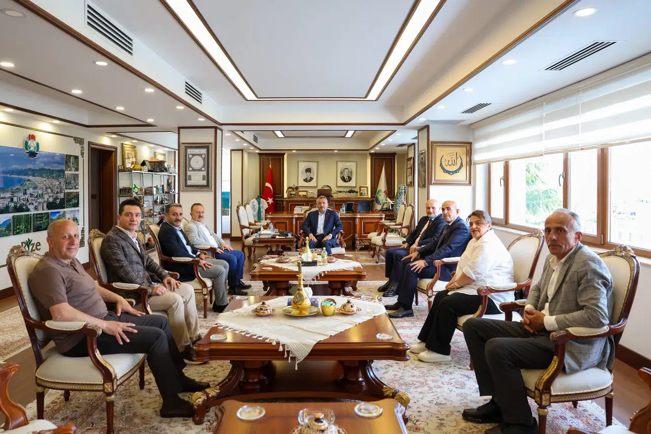 Rize'de Vali Baydaş, Sosyal ve Ekonomik Gelişim İçin Önemli Görüşmeler Yaptı