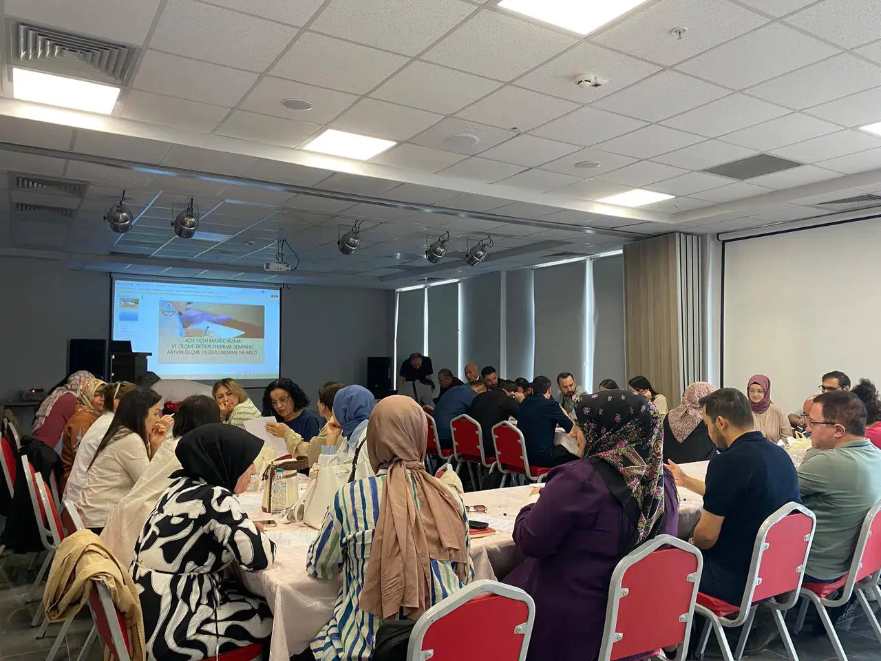 Artvin'de Öğretmenler İçin Ölçme Değerlendirme Semineri Düzenlendi
