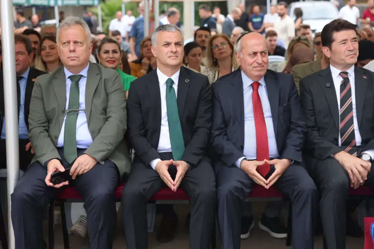 Yomra Belediye Başkanı Mustafa Bıyık, Çağlayan Kentsel Dönüşüm Projesi'nin Yıkım Törenine Katıldı