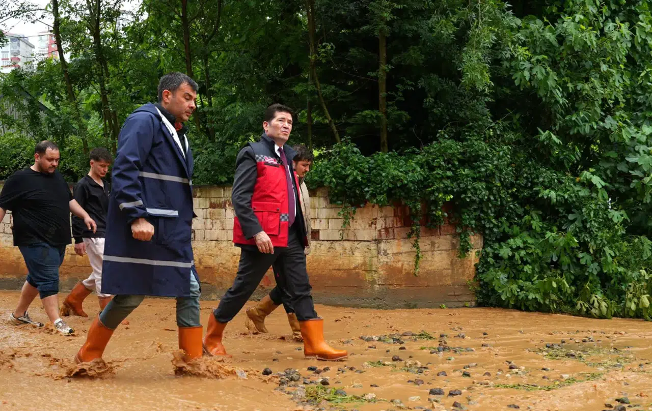 Trabzon Ortahisar Belediyesi’nden Yağış Sonrası Mahalle İncelemeleri