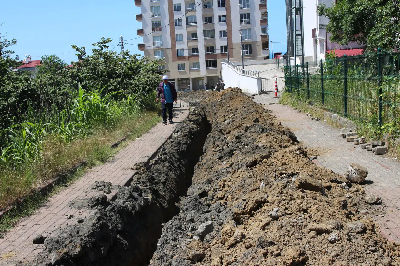 Vakfıkebir'de Altyapı Çalışmaları: Doğal Gaz ve Yol Bakım Projeleri Hızla İlerliyor