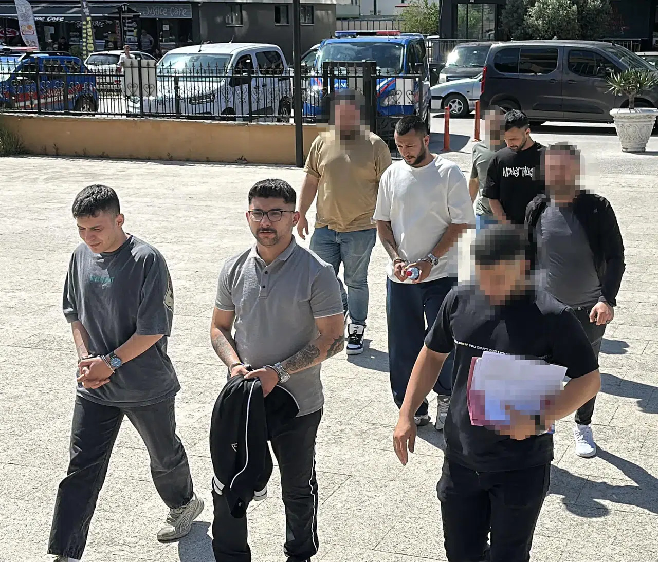 Edirne'de FETÖ'ye darbe: Yurt dışına kaçma hazırlığındaki 7 kişi yakalandı ve tutuklandı