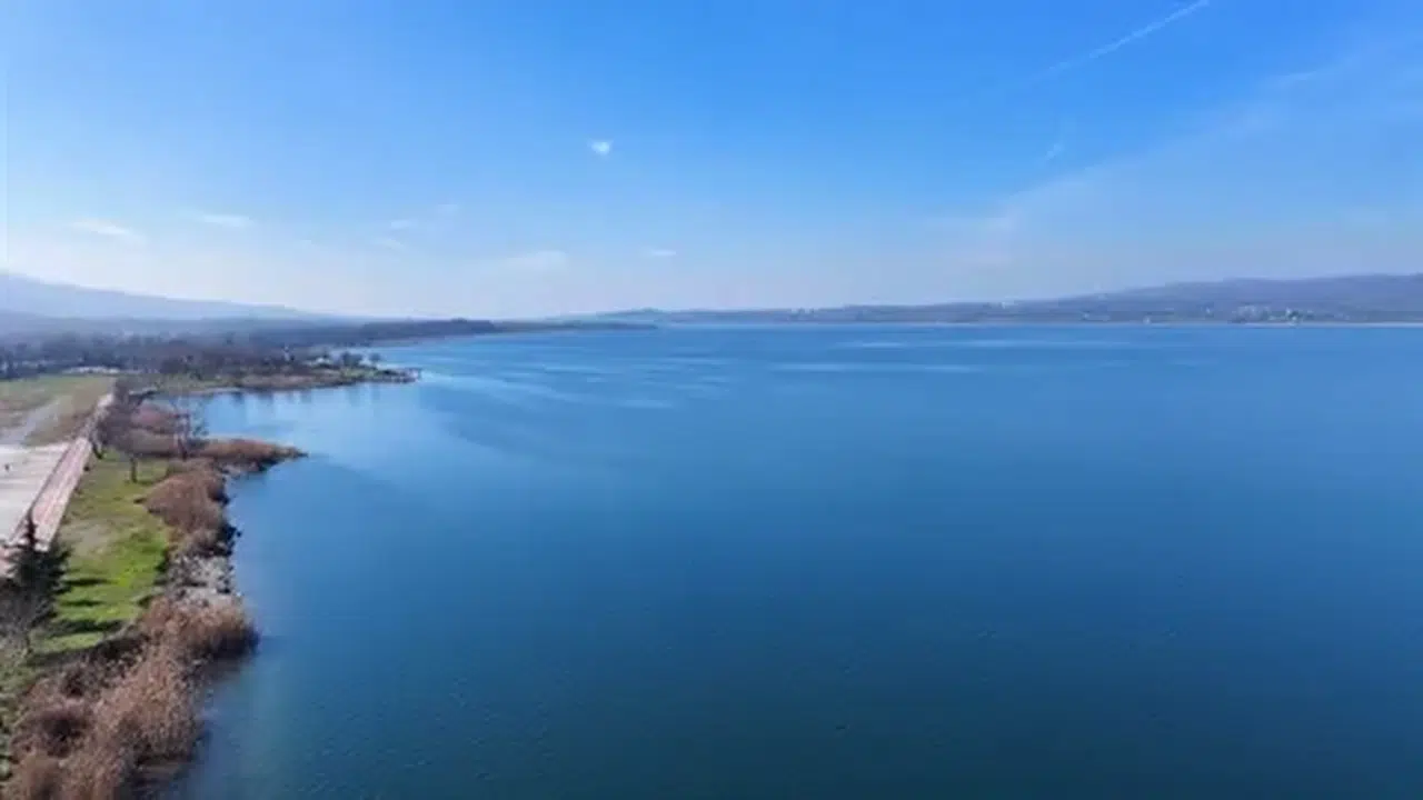 Sapanca Gölü'ndeki kaçak yapılar kaldırılarak ekolojik denge sağlanacak ve yeni yollar açılacak