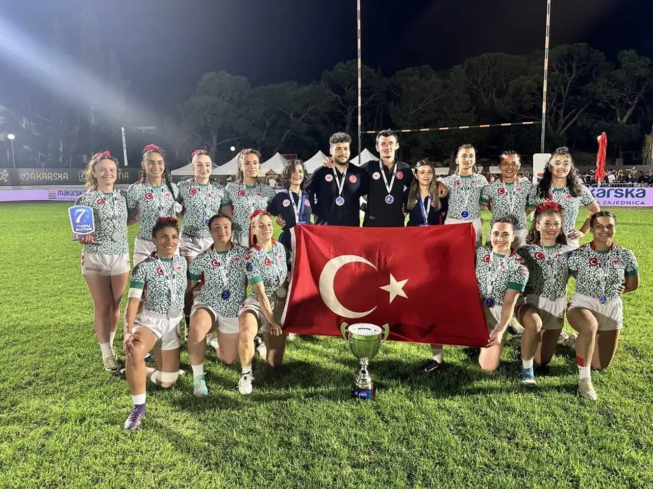 Türkiye Kadın 7'li Ragbi Takımı, Avrupa Şampiyonu! Namağlup kupayı kazandı.