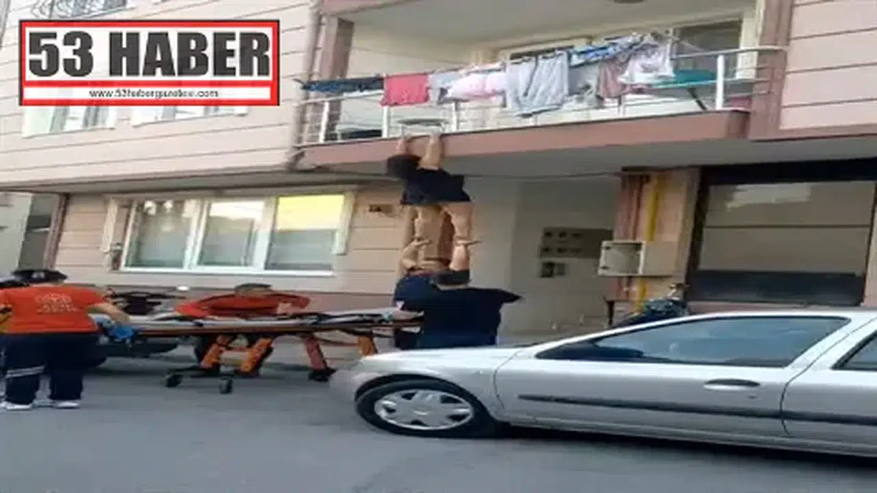 Burdur'da intihar ihbarı yapan kadının balkondan düşme anı ekiplerce kurtarıldı