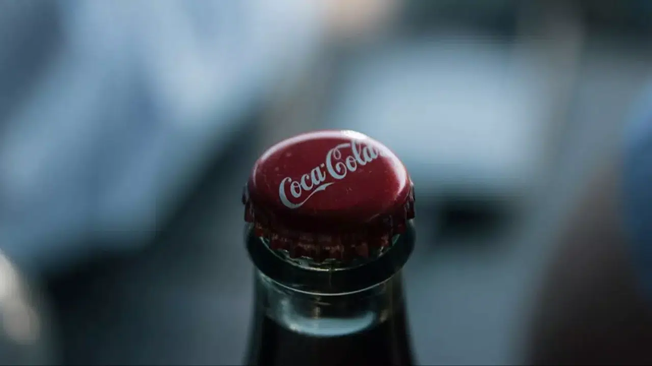 Rekabet Kurulu, Coca-Cola hakkında soruşturma başlattı! Rakip satışı engelleme iddiaları gündemde.