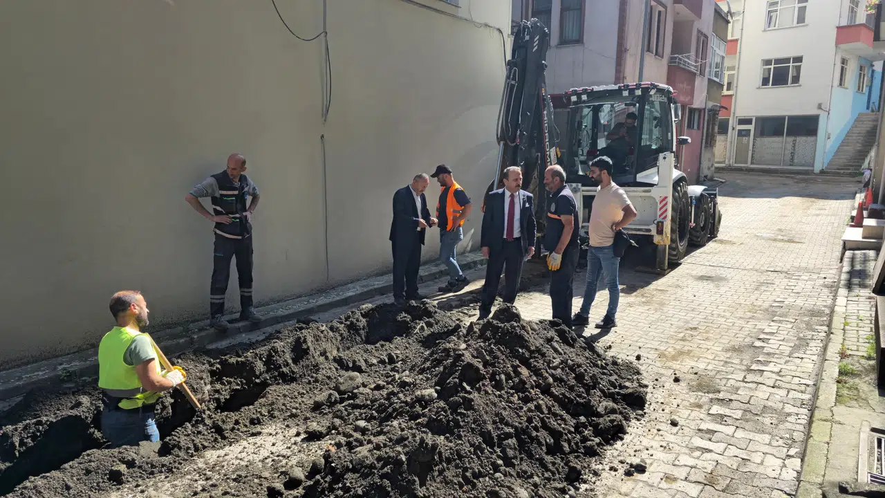 Vakfıkebir'de Altyapı ve Yol Çalışmaları Sürüyor, Mahallelerin Konforu Artıyor