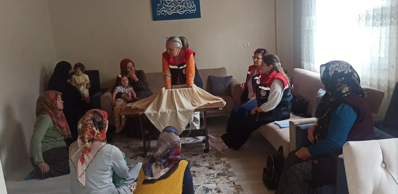 Kadın üreticilerle beyaz peynir uygulaması, kırsal kalkınmayı destekliyor ve sürdürülebilir tarıma katkı sağlıyor.