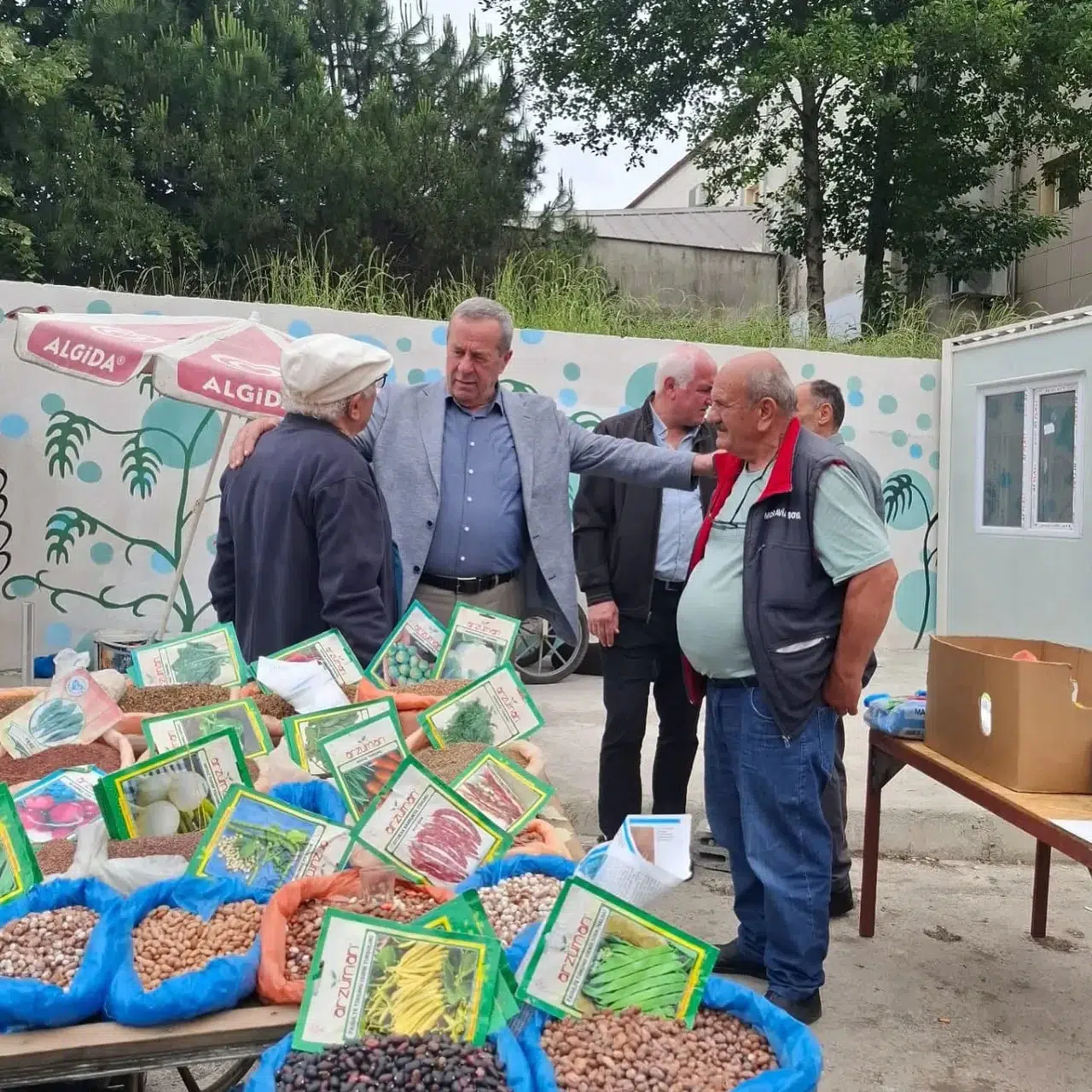 Pazar Belediyesi esnafla buluşarak sorunları dinledi, dayanışma mesajları verdi