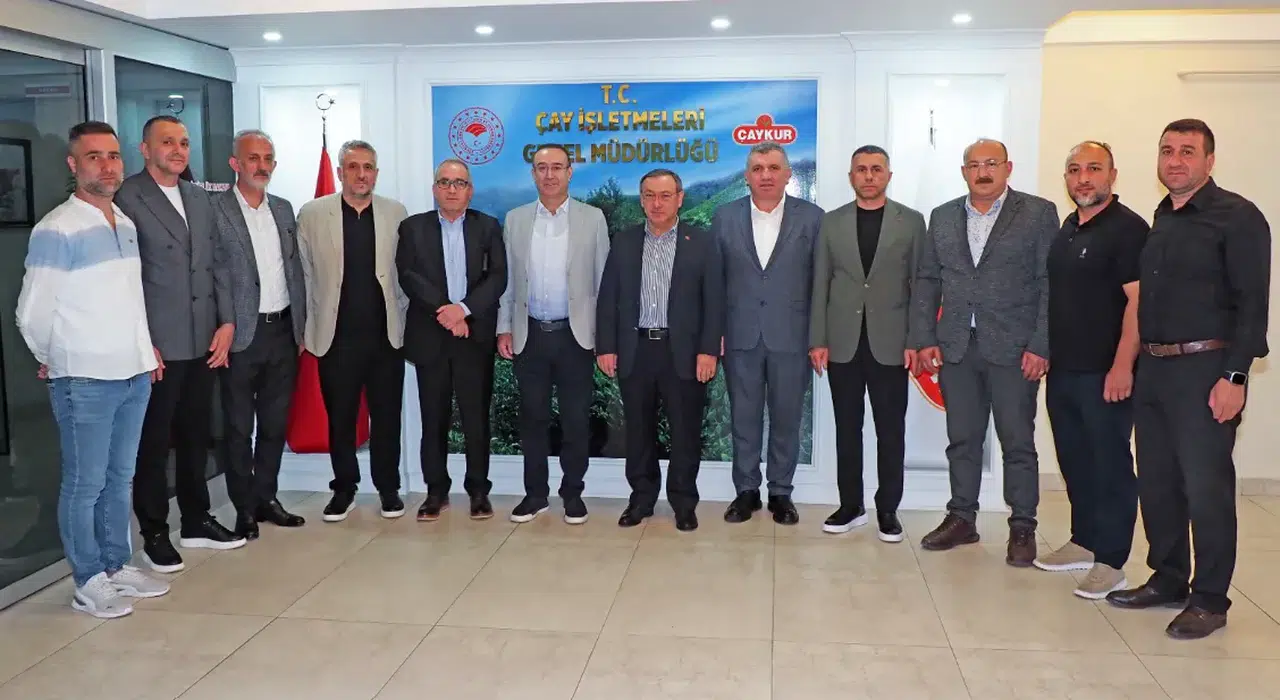 Öz Gıda-İş Sendikası Doğu Karadeniz Şubesi’nden Çaykur Genel Müdürü Yusuf Ziya Alim’e Ziyaret